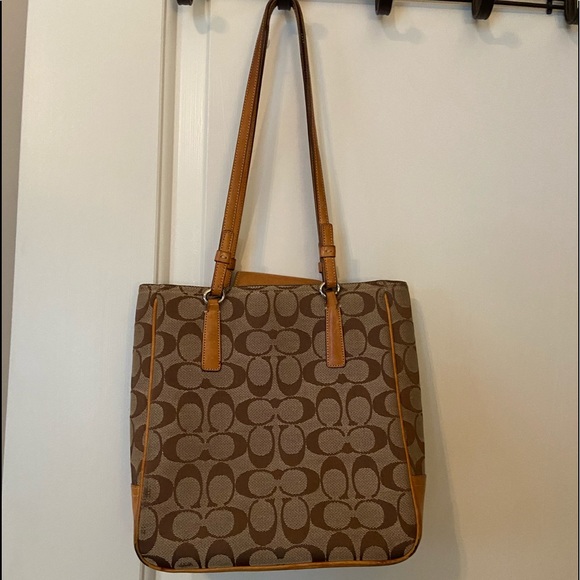 Coach Handbags - Vintage Coach handbag in good condition